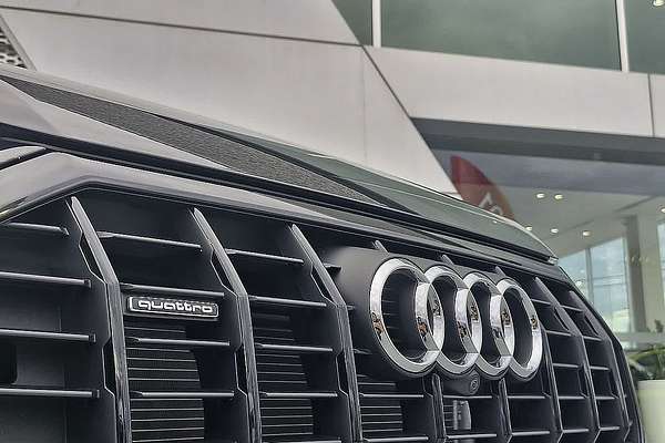2024 Audi Q3 40 TFSI S line F3