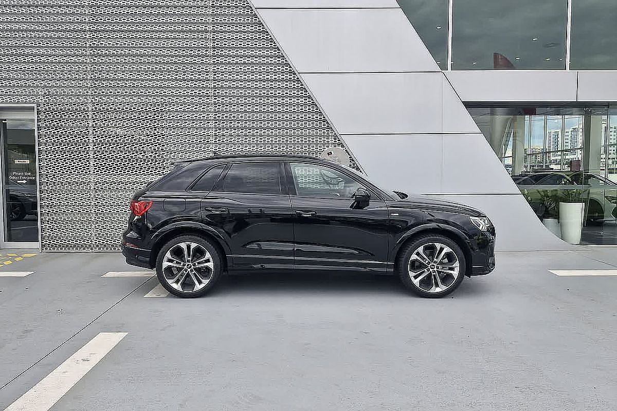 2024 Audi Q3 40 TFSI S line F3
