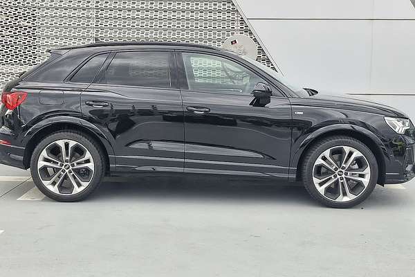 2024 Audi Q3 40 TFSI S line F3