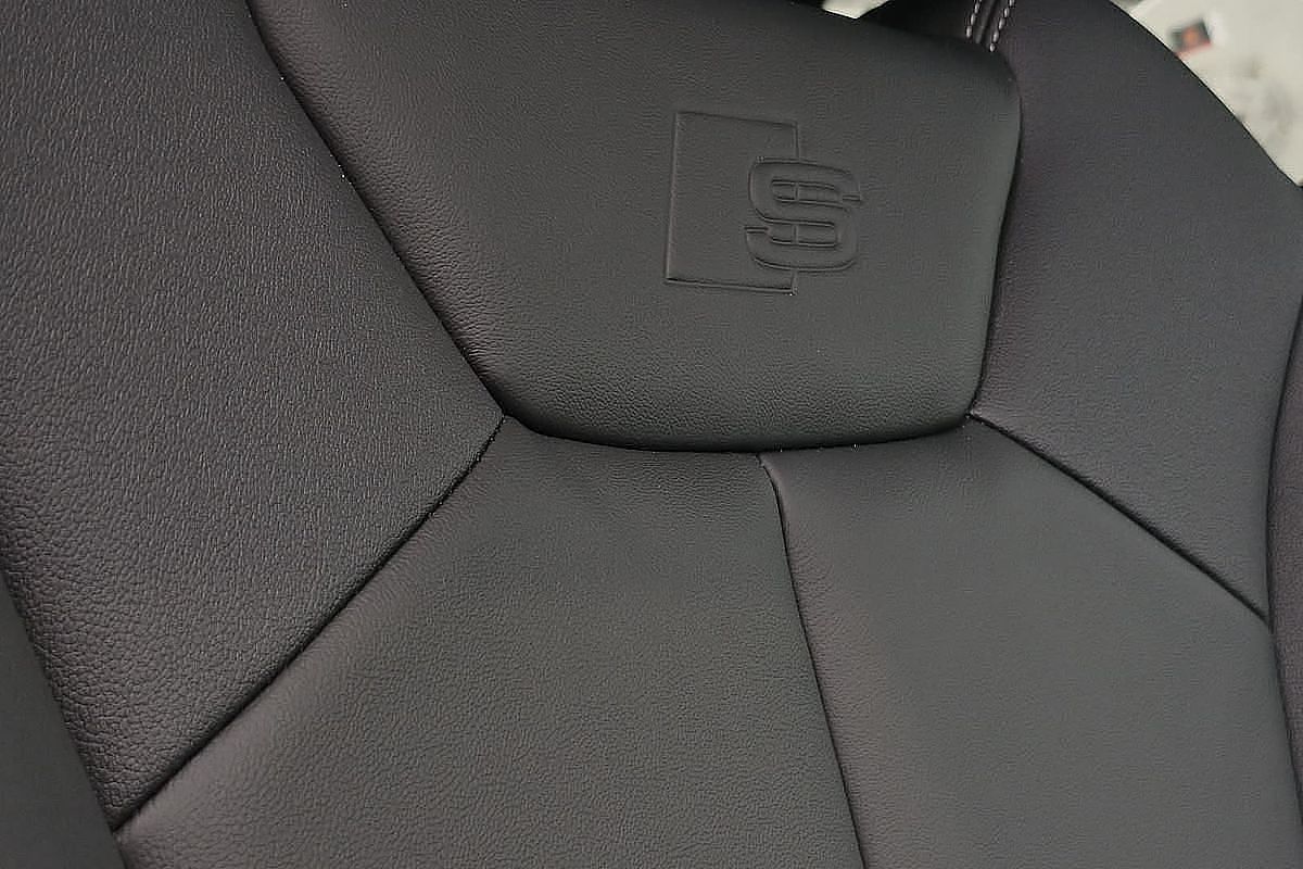 2024 Audi Q3 40 TFSI S line F3