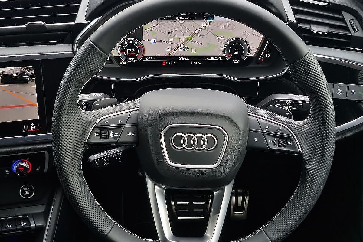 2024 Audi Q3 40 TFSI S line F3