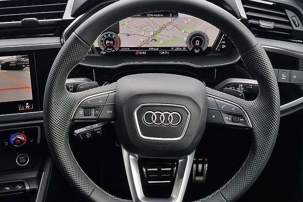 2024 Audi Q3 40 TFSI S line F3
