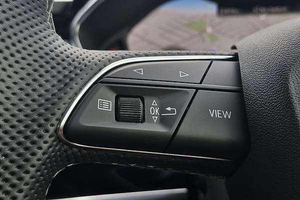 2024 Audi Q3 40 TFSI S line F3