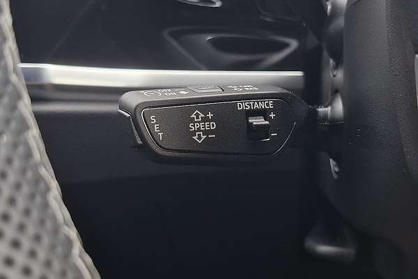 2024 Audi Q3 40 TFSI S line F3