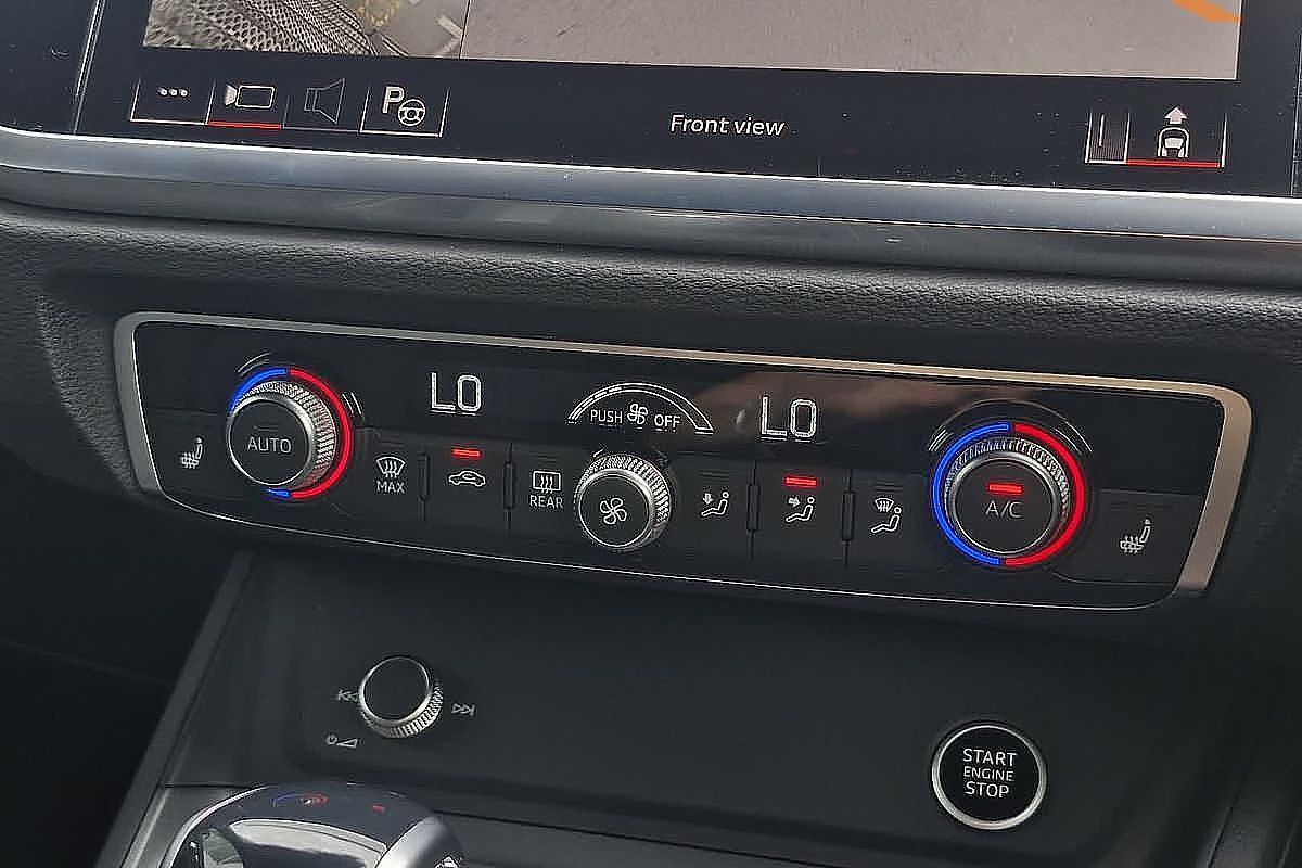 2024 Audi Q3 40 TFSI S line F3