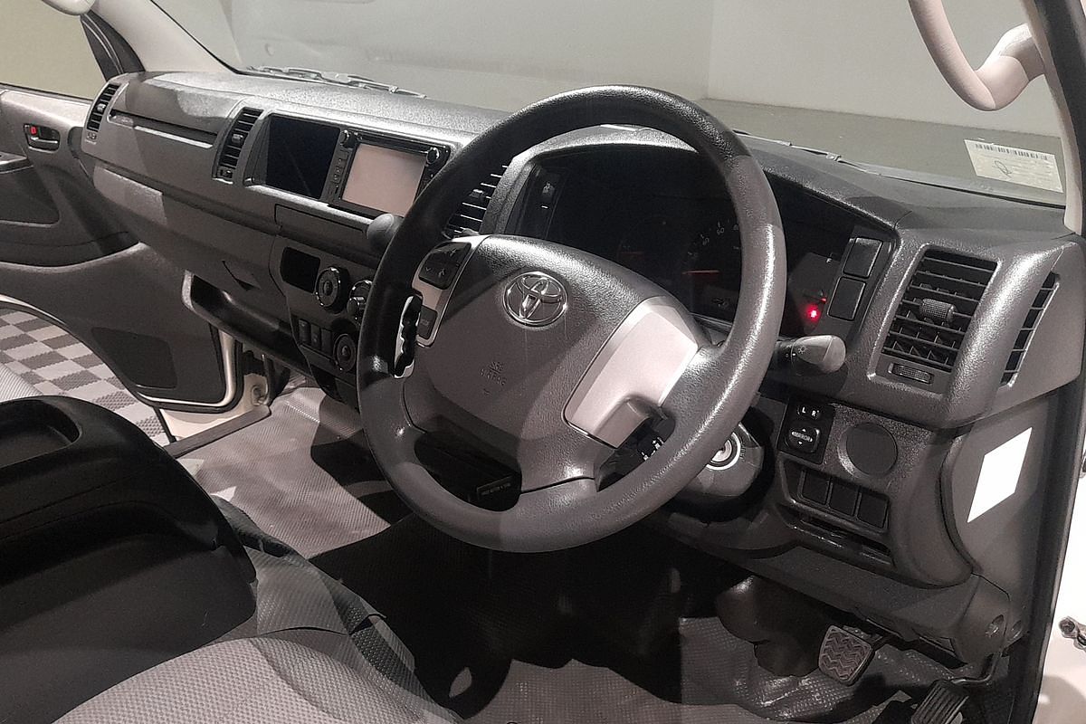 2018 Toyota Hiace Commuter KDH223R