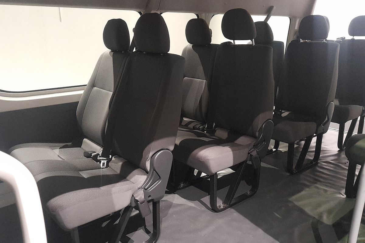 2018 Toyota Hiace Commuter KDH223R