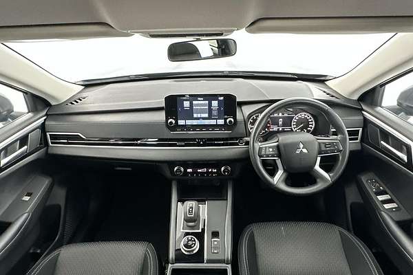2022 Mitsubishi Outlander ES ZM