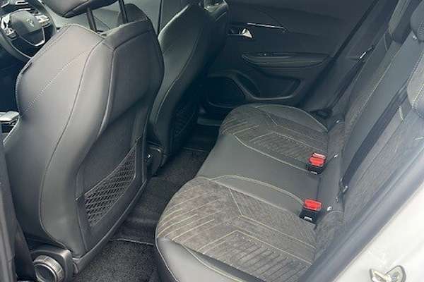 2024 Peugeot 2008 GT e-DCS P24 MY25