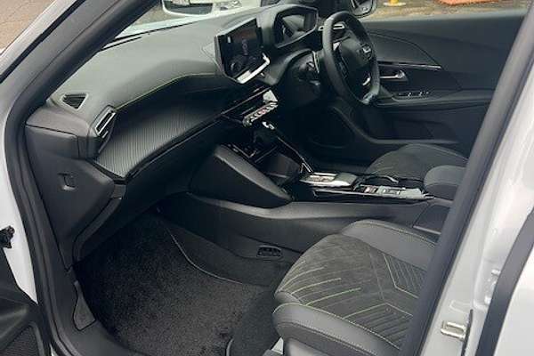2024 Peugeot 2008 GT e-DCS P24 MY25