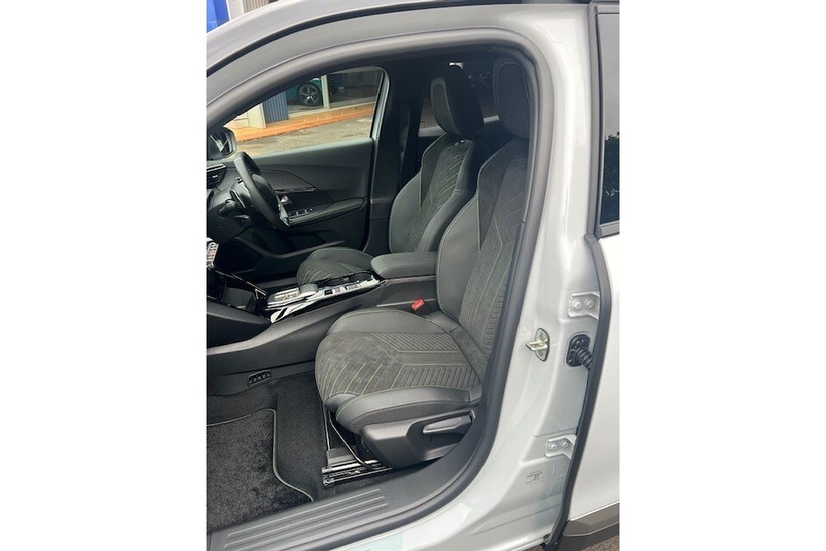 2024 Peugeot 2008 GT e-DCS P24 MY25