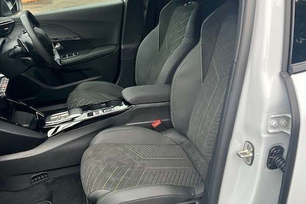 2024 Peugeot 2008 GT e-DCS P24 MY25