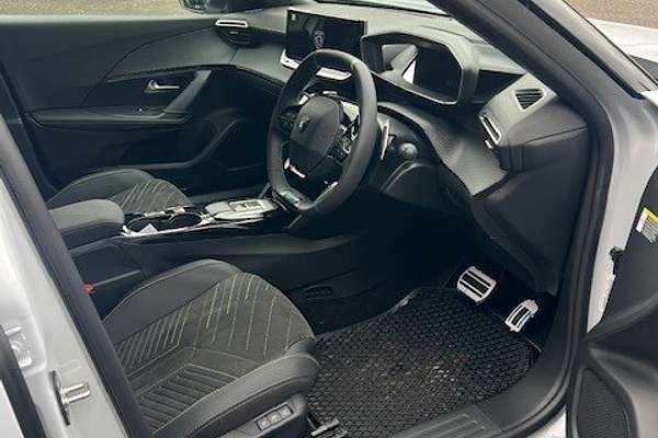2024 Peugeot 2008 GT e-DCS P24 MY25
