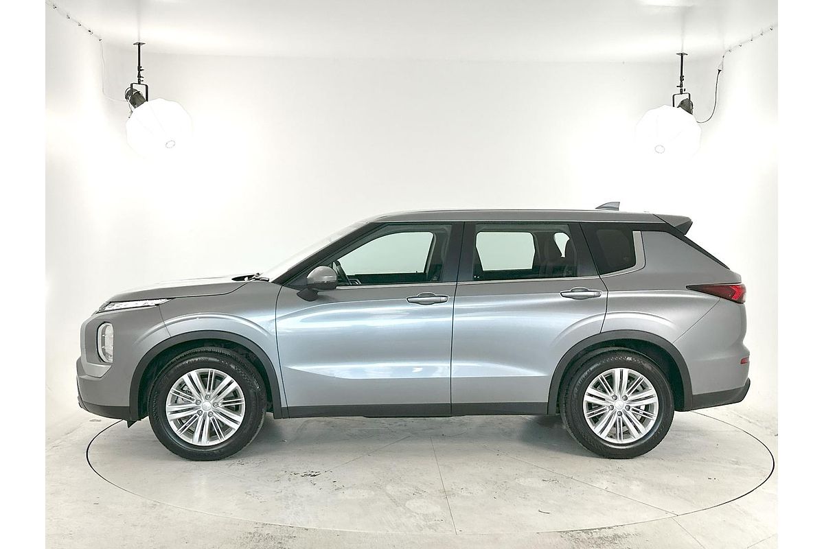 2022 Mitsubishi Outlander ES ZM