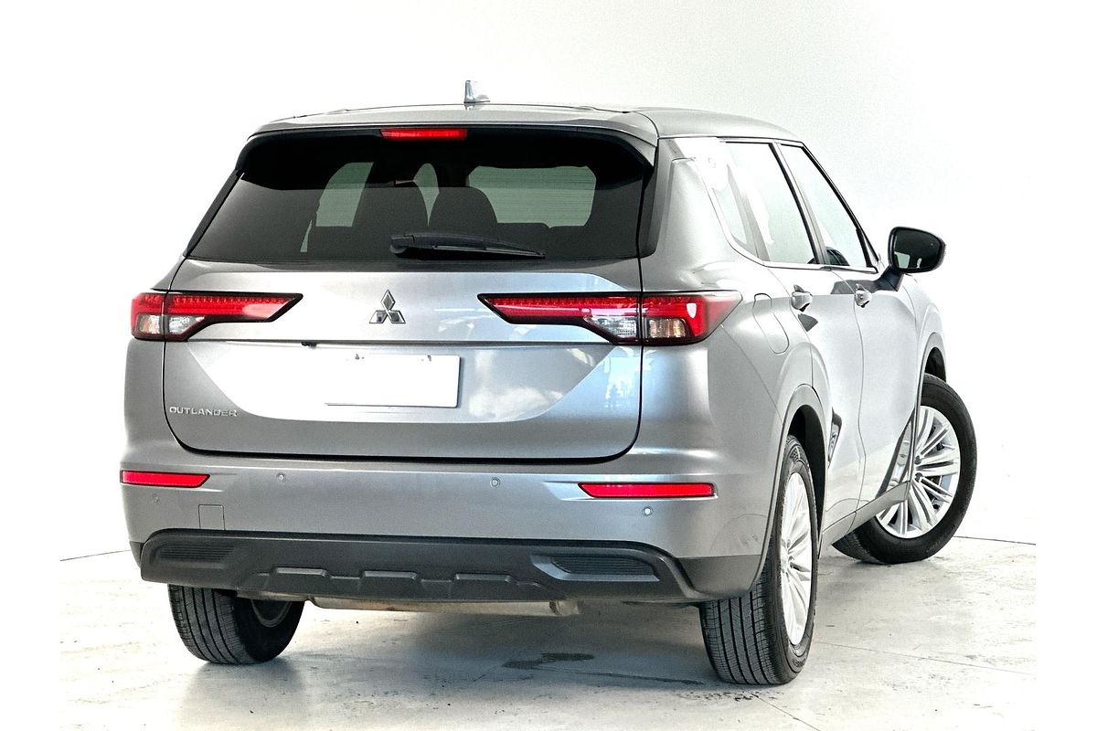 2022 Mitsubishi Outlander ES ZM