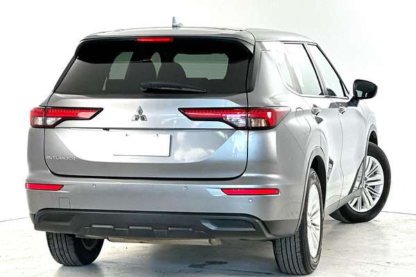 2022 Mitsubishi Outlander ES ZM