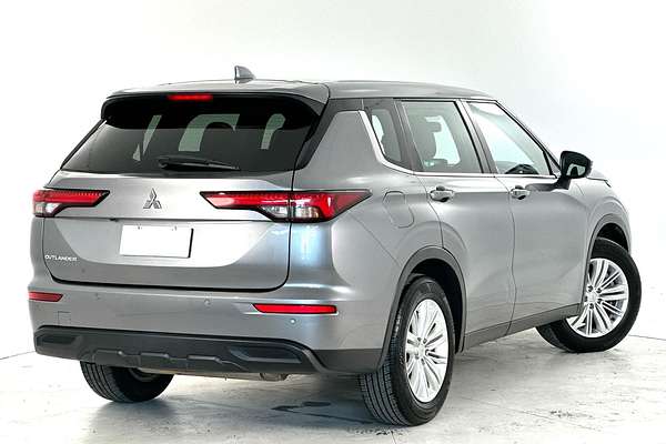 2022 Mitsubishi Outlander ES ZM