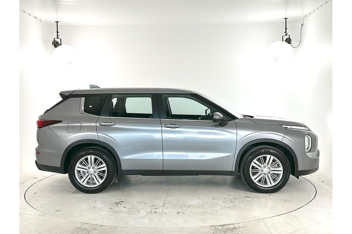 2022 Mitsubishi Outlander ES ZM