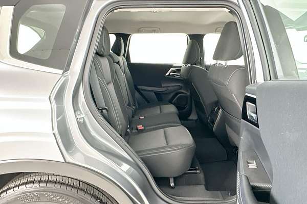 2022 Mitsubishi Outlander ES ZM
