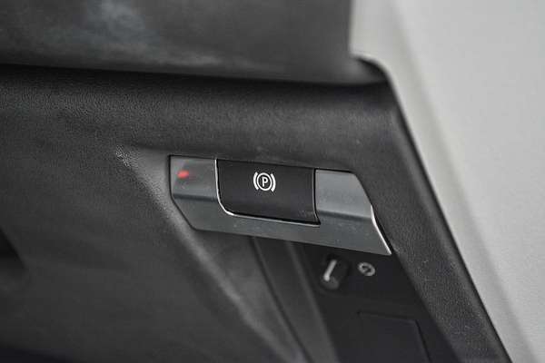 2024 Land Rover Defender 110 P300 S L663