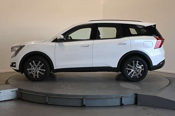 2025 Mahindra XUV700 AX7L