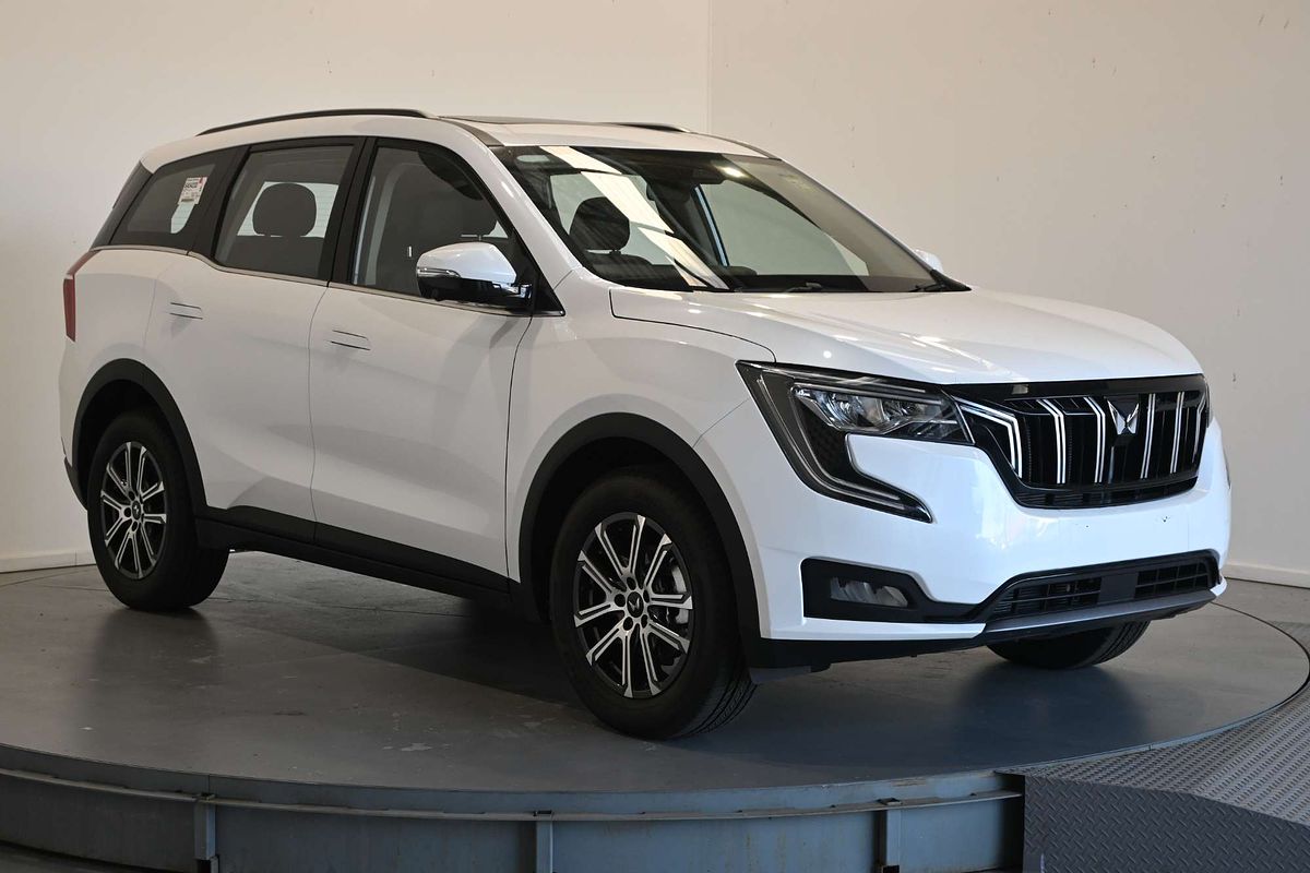 2025 Mahindra XUV700 AX7L