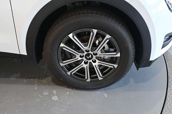 2025 Mahindra XUV700 AX7L