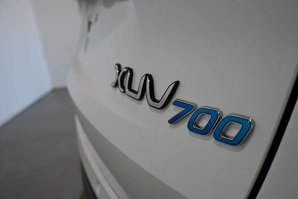 2025 Mahindra XUV700 AX7L