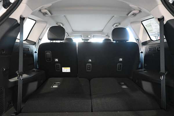 2025 Mahindra XUV700 AX7L