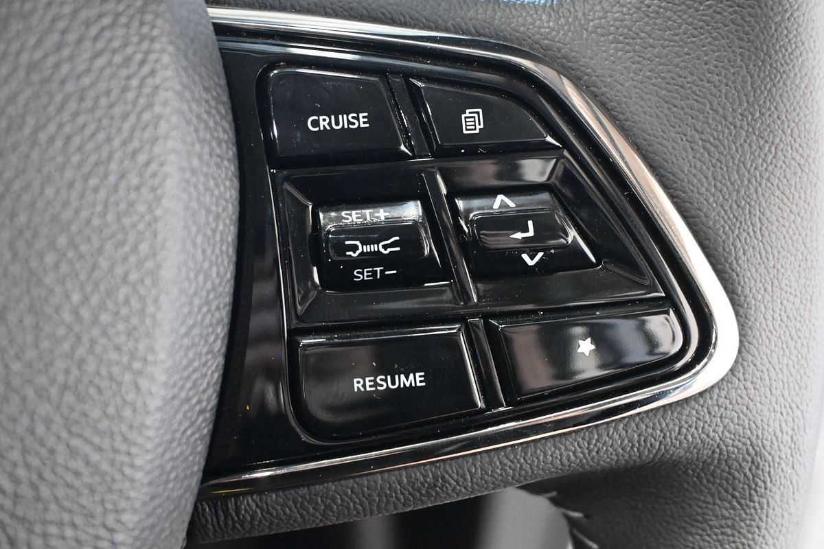 2025 Mahindra XUV700 AX7L