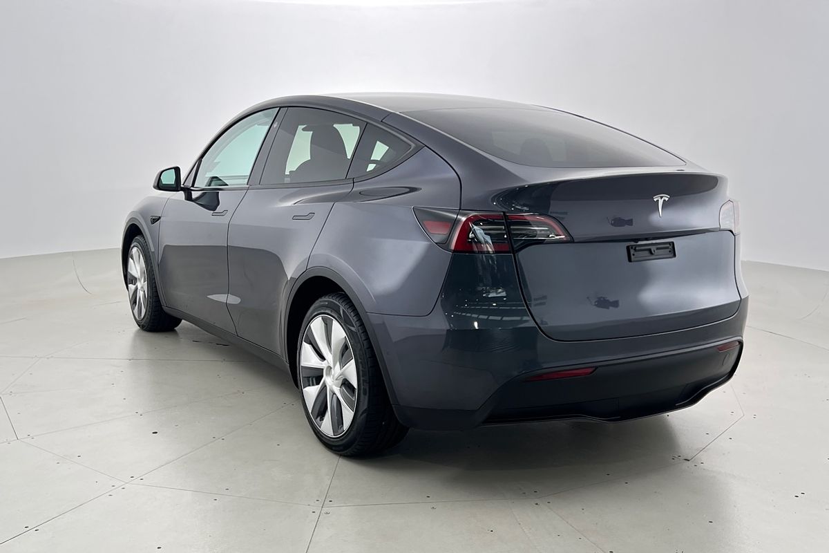 2023 Tesla Model Y Rear-Wheel Drive