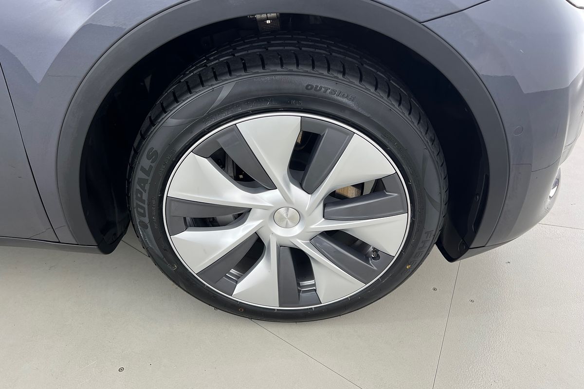 2023 Tesla Model Y Rear-Wheel Drive