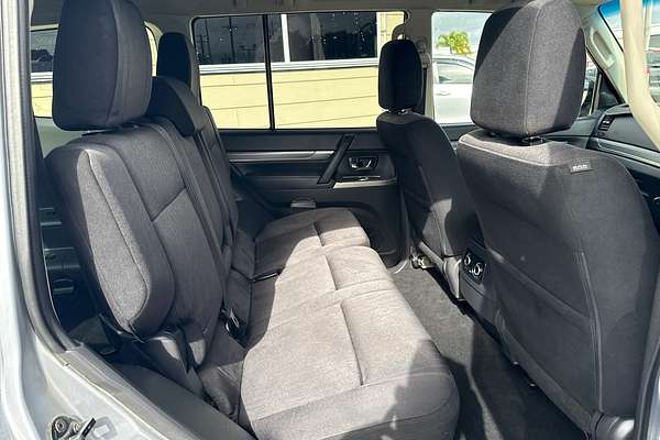 2017 Mitsubishi Pajero GLX NX