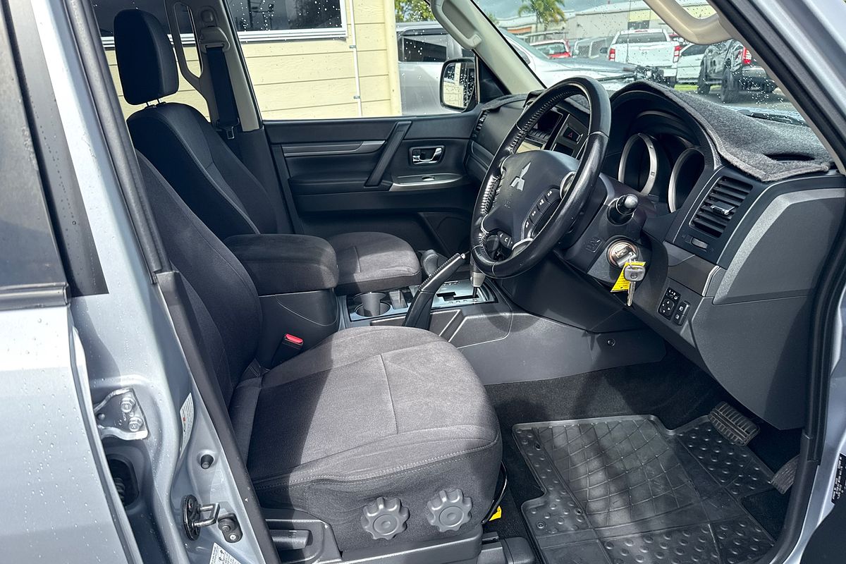 2017 Mitsubishi Pajero GLX NX