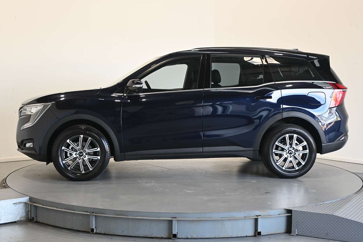 2025 Mahindra XUV700 AX7L