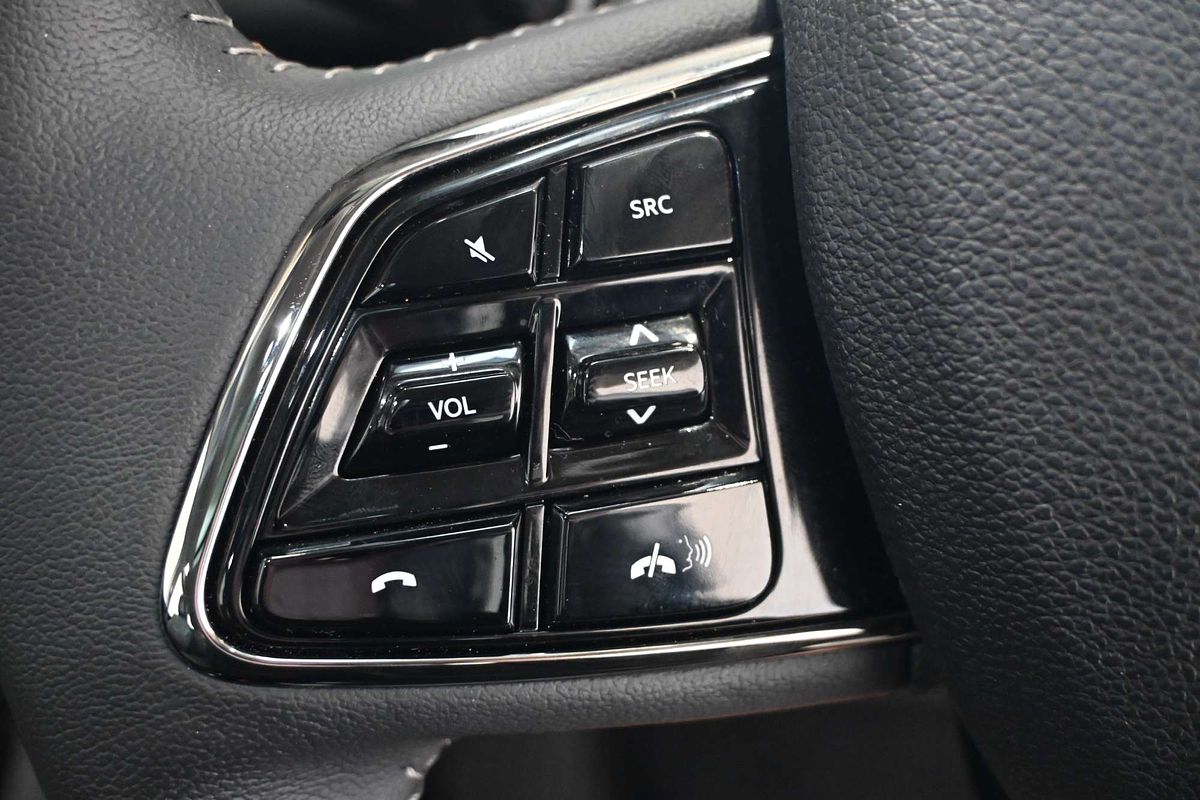 2025 Mahindra XUV700 AX7L