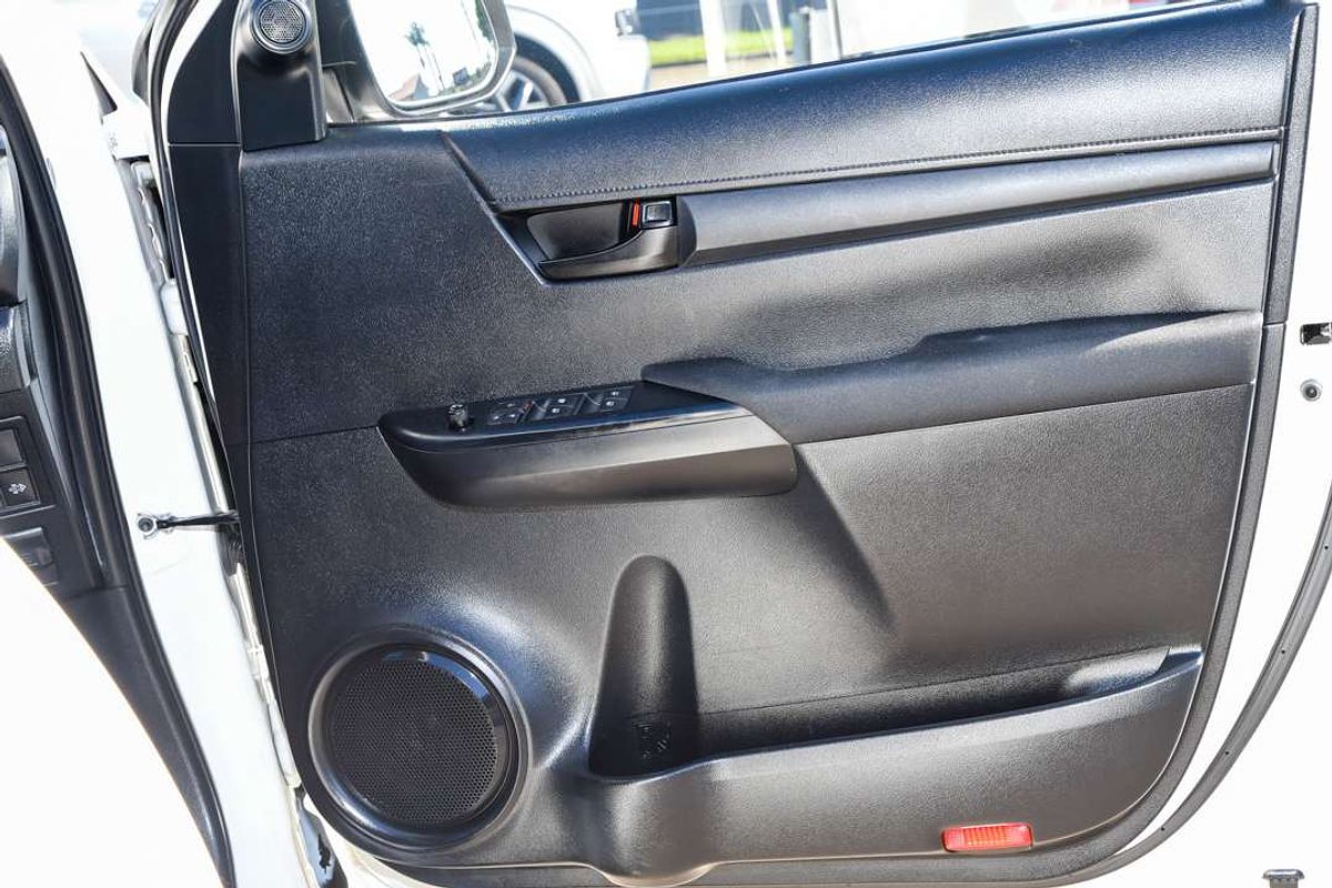 2015 Toyota Hilux SR GUN126R 4X4