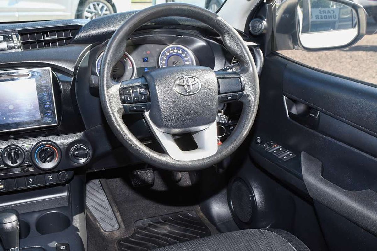2015 Toyota Hilux SR GUN126R 4X4