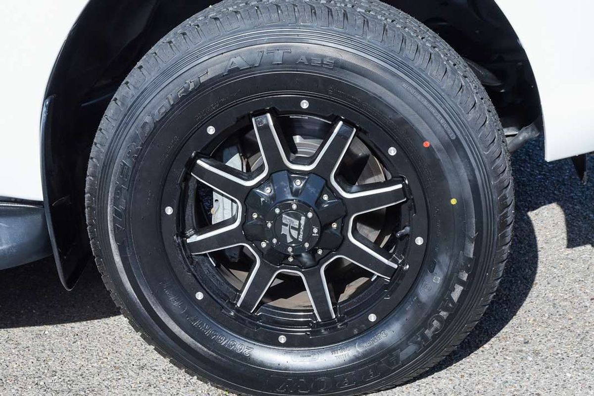 2015 Toyota Hilux SR GUN126R 4X4