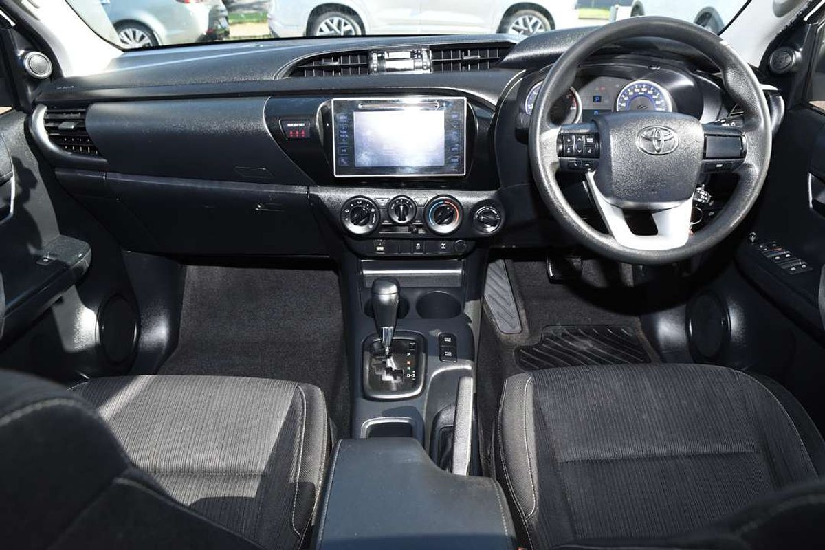 2015 Toyota Hilux SR GUN126R 4X4