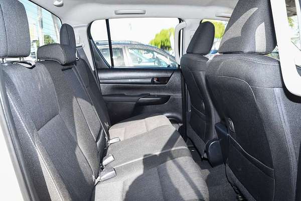 2015 Toyota Hilux SR GUN126R 4X4