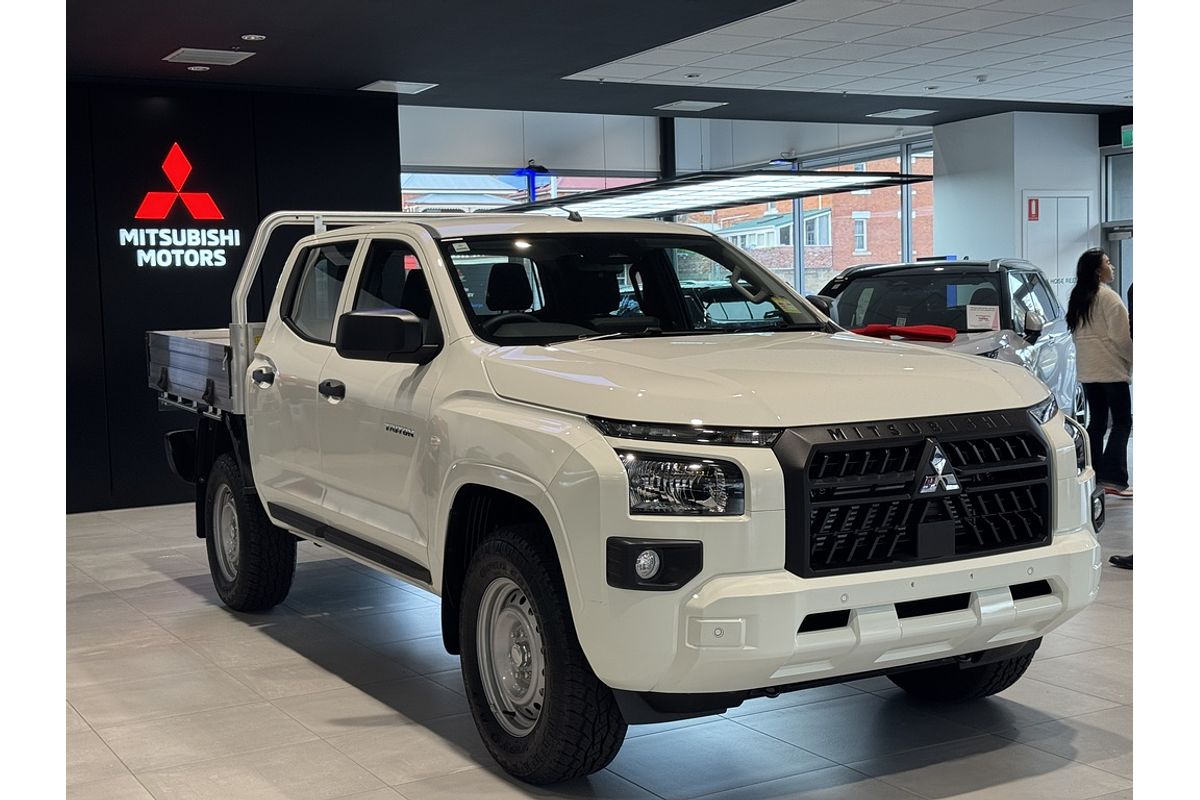 2025 Mitsubishi MV Triton GLX 2.4L D 6M/T 4X4 DC CC