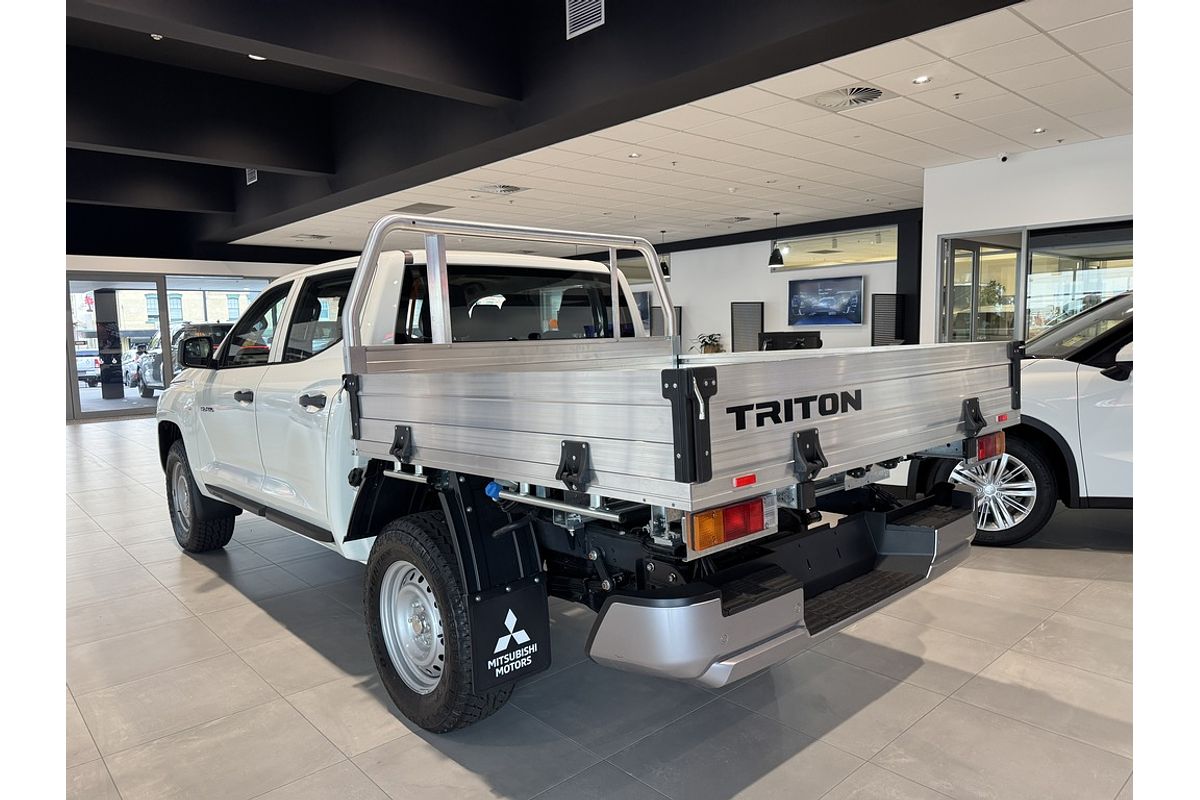 2025 Mitsubishi MV Triton GLX 2.4L D 6M/T 4X4 DC CC
