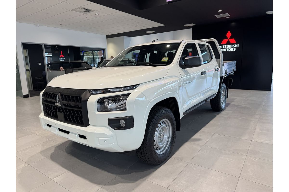 2025 Mitsubishi MV Triton GLX 2.4L D 6M/T 4X4 DC CC