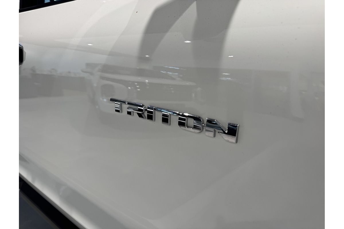 2025 Mitsubishi MV Triton GLX 2.4L D 6M/T 4X4 DC CC
