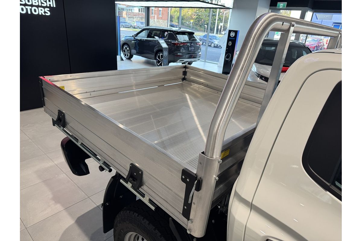 2025 Mitsubishi MV Triton GLX 2.4L D 6M/T 4X4 DC CC