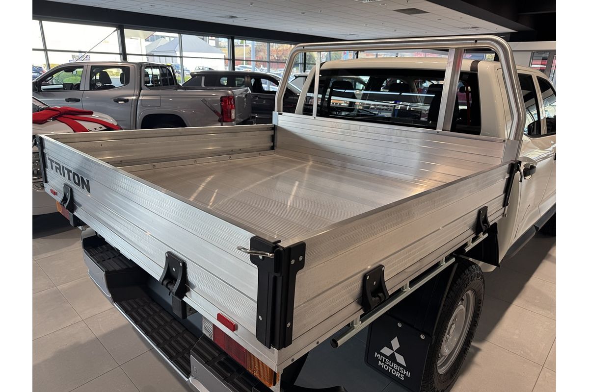 2025 Mitsubishi MV Triton GLX 2.4L D 6M/T 4X4 DC CC
