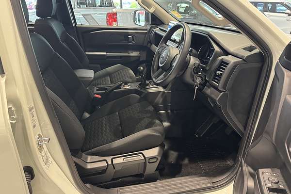 2025 Mitsubishi Triton GLX MV 4X4