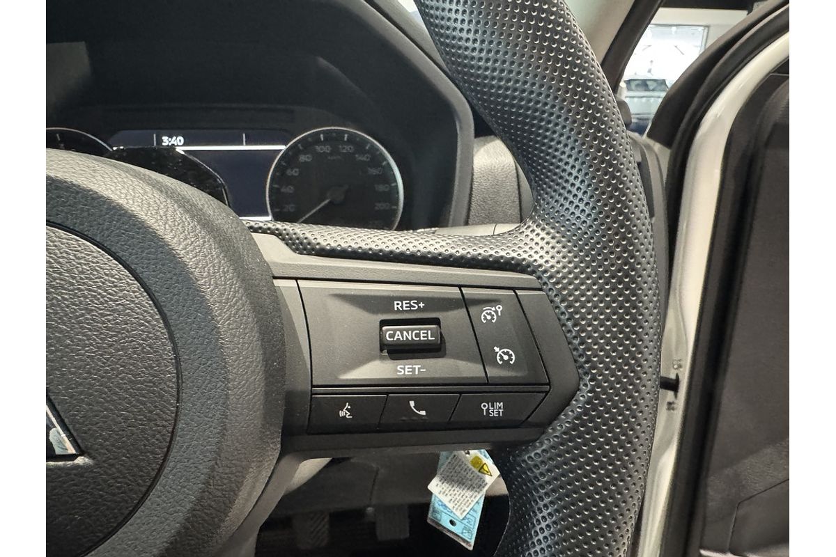 2025 Mitsubishi MV Triton GLX 2.4L D 6M/T 4X4 DC CC