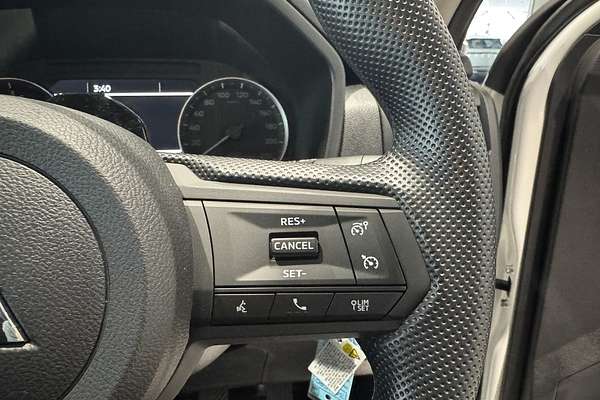 2025 Mitsubishi Triton GLX MV 4X4